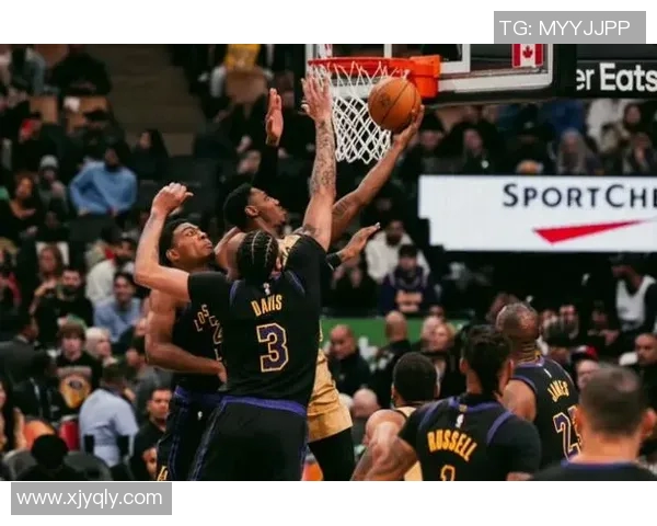 火箭与湖人激战正酣球迷期待精彩对决与绝妙瞬间 火箭与湖人激战正酣球迷期待精彩对决与绝妙瞬间